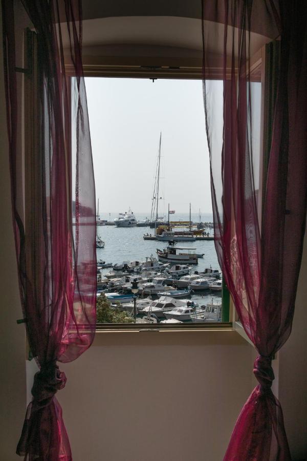 Apartment Riva Rovinj Exterior photo